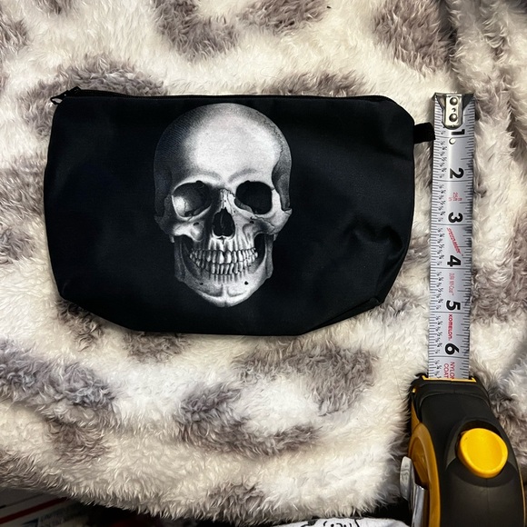 Skull makeup bag Women’s Size OS Black and White - Picture 2 of 5